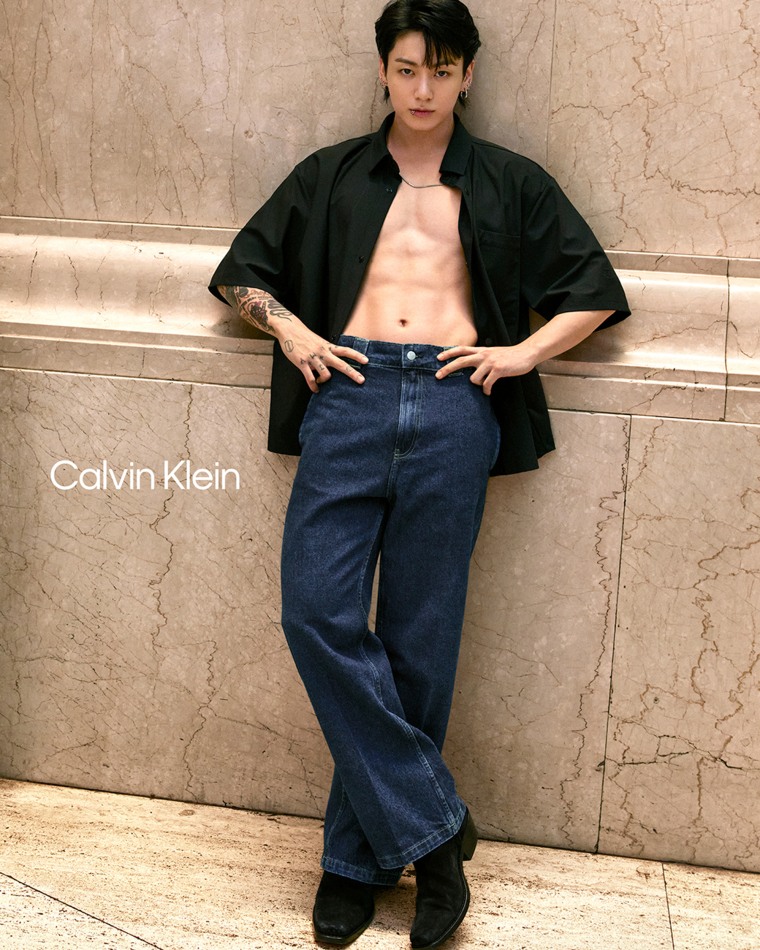 Lily Collins' Post-Baby Body: Calvin Klein Campaign Photos Lily Collins' Post-Baby Body: Calvin Klein Campaign Photos