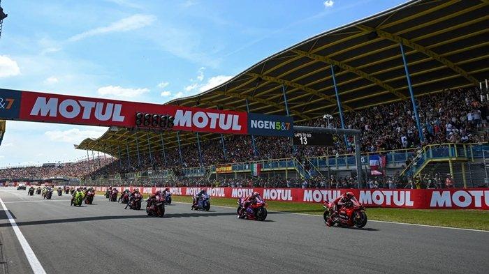 Live Streaming MotoGP Inggris 2025: Trans7 & SPOTV, Jadwal & Hasil Terbaru