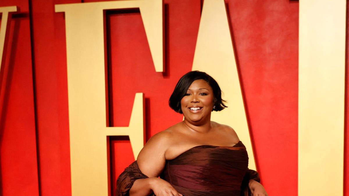 Lizzo Shows Off Slimmer Figure After Achieving Weight Loss Goal Lizzo Shows Off Slimmer Figure After Achieving Weight Loss Goal