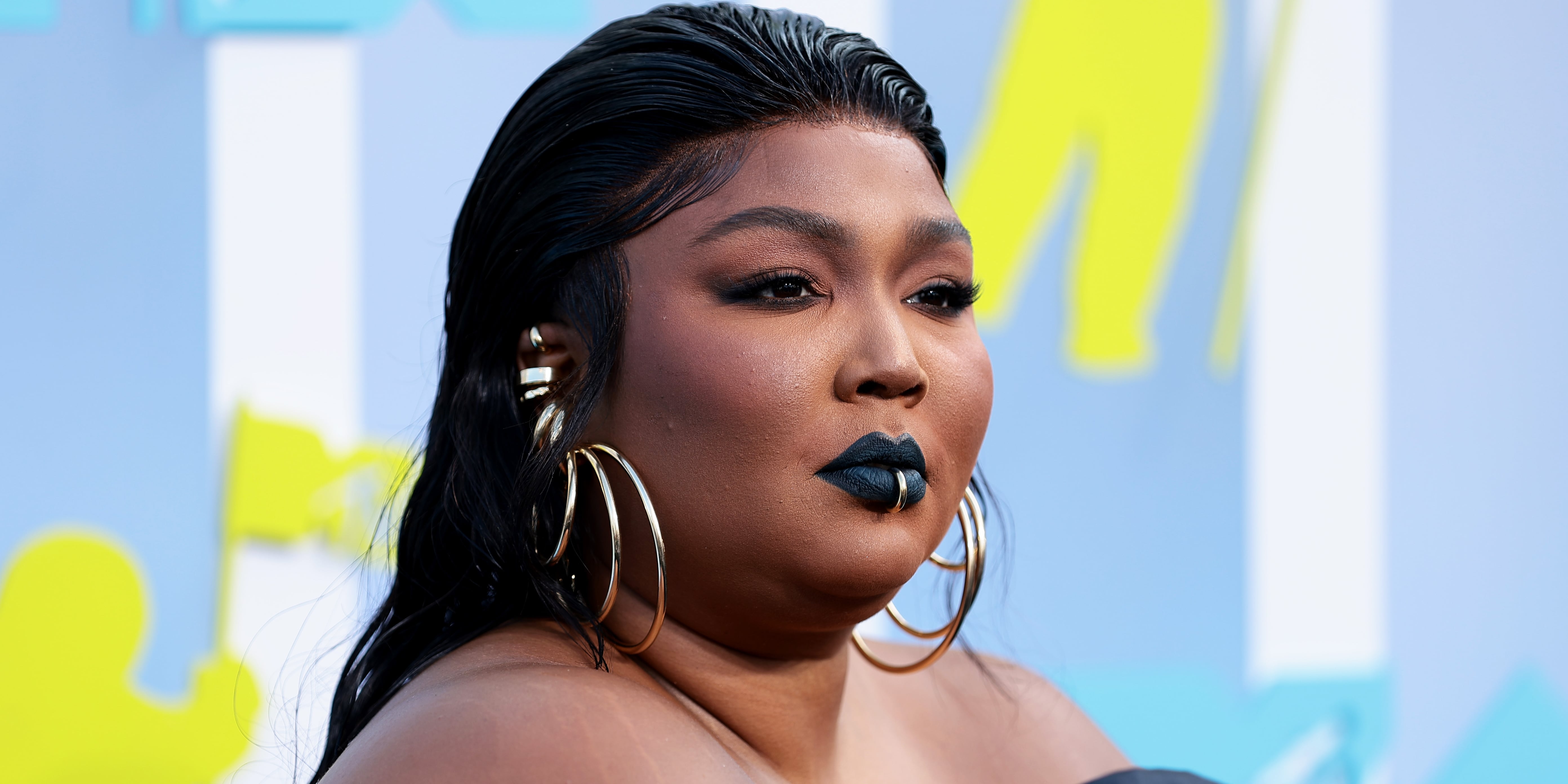 Lizzo's Dramatic Weight Loss Stuns Fans Online Lizzo's Dramatic Weight Loss Stuns Fans Online