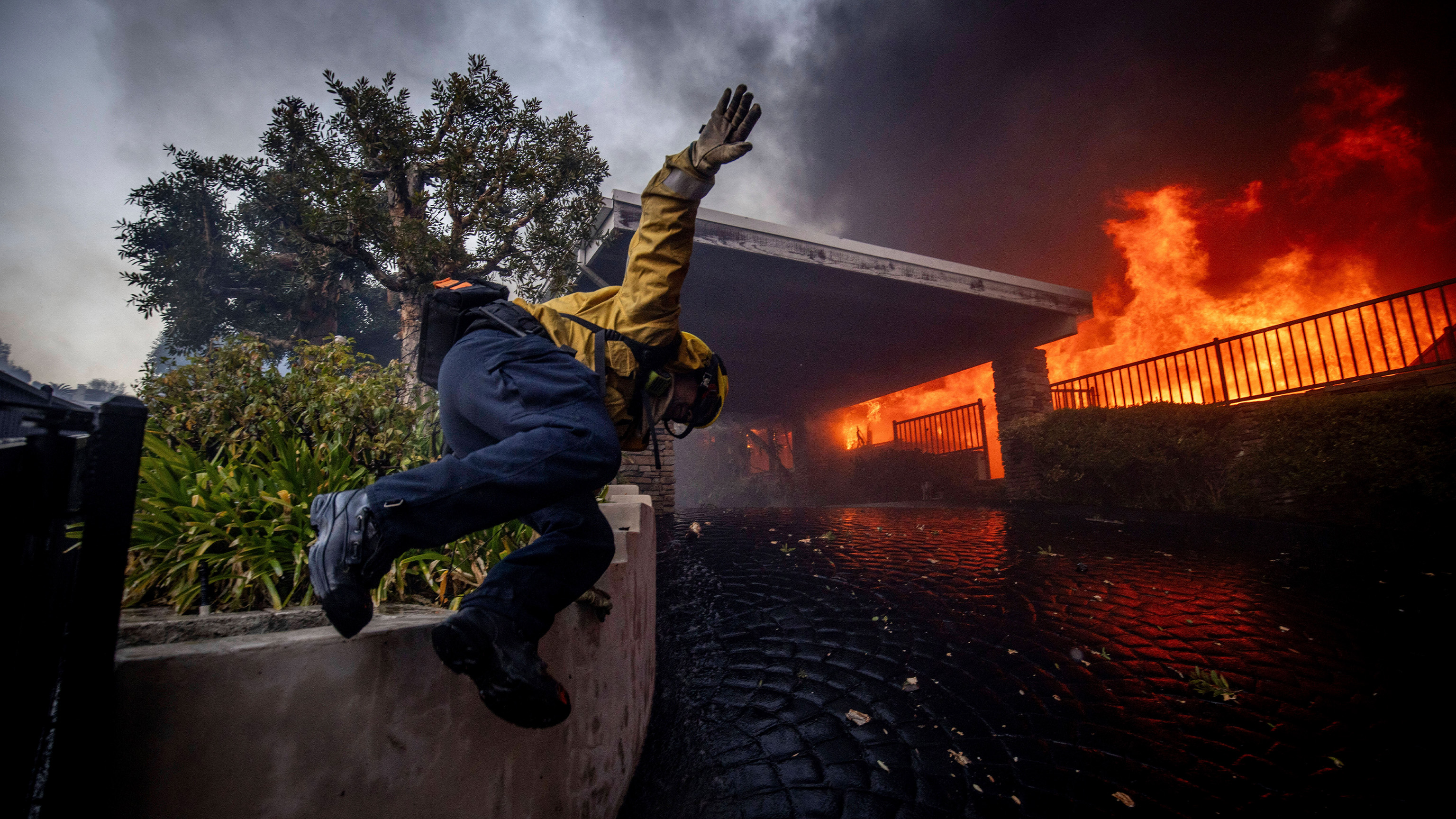 Los Angeles Palisades Fire: Impact On Celebrity Homes - Full List Los Angeles Palisades Fire: Impact On Celebrity Homes - Full List