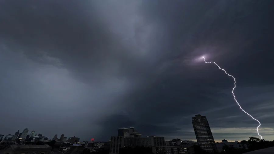 Louisville Faces Triple Threat: Snowstorm, Tornadoes, And Record Flooding In Early 2025 Louisville Faces Triple Threat: Snowstorm, Tornadoes, And Record Flooding In Early 2025
