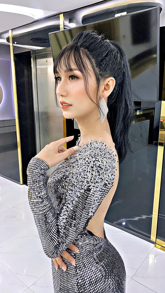 Lynk Lee Sau Chuyển Giới: Hành Trình Lột Xác Nhan Sắc Và Tình Yêu Lynk Lee Sau Chuyển Giới: Hành Trình Lột Xác Nhan Sắc Và Tình Yêu