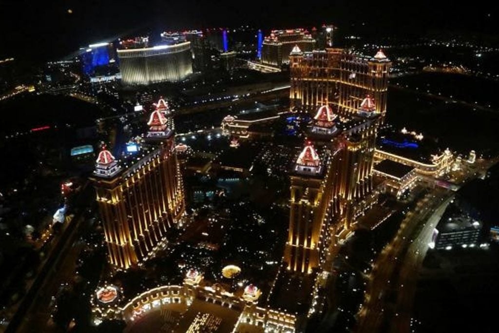 Macau Casino Revenue Beats Expectations In Pre-Golden Week Period Macau Casino Revenue Beats Expectations In Pre-Golden Week Period