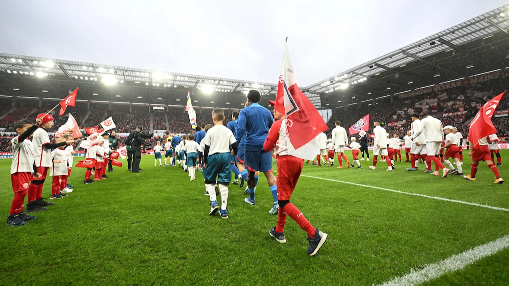 Mainz Defeat RB Leipzig Thanks To Burkardt And Amiri's Heroics Mainz Defeat RB Leipzig Thanks To Burkardt And Amiri's Heroics