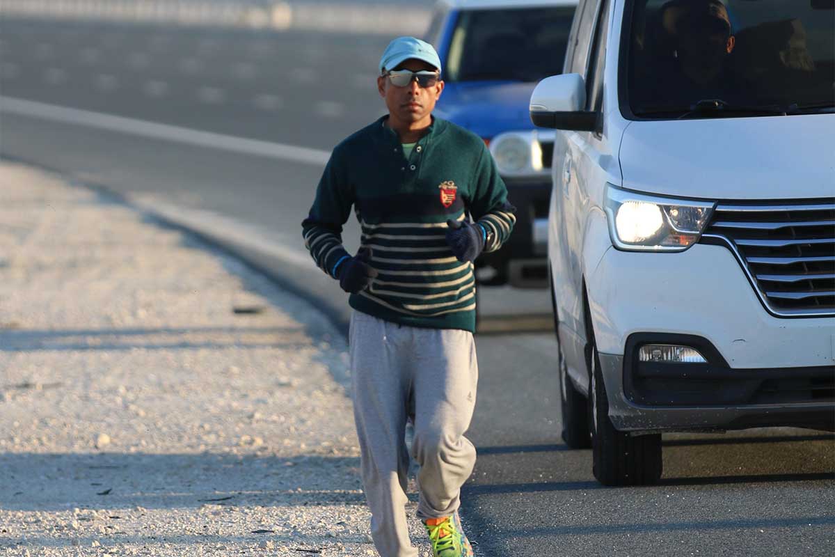 Man Breaks Record: Fastest Crossing Of Australia On Foot Man Breaks Record: Fastest Crossing Of Australia On Foot
