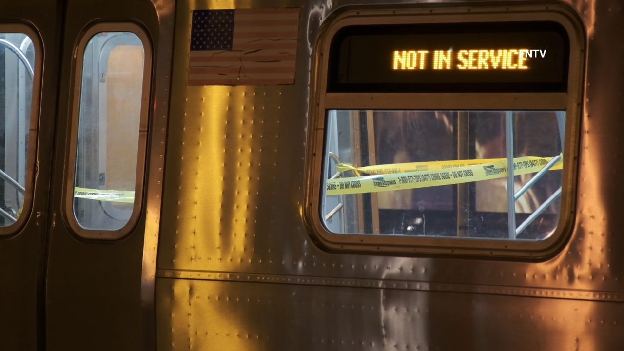 Man Injured In Subway Stabbing Near Brooklyn Bridge In NYC Man Injured In Subway Stabbing Near Brooklyn Bridge In NYC