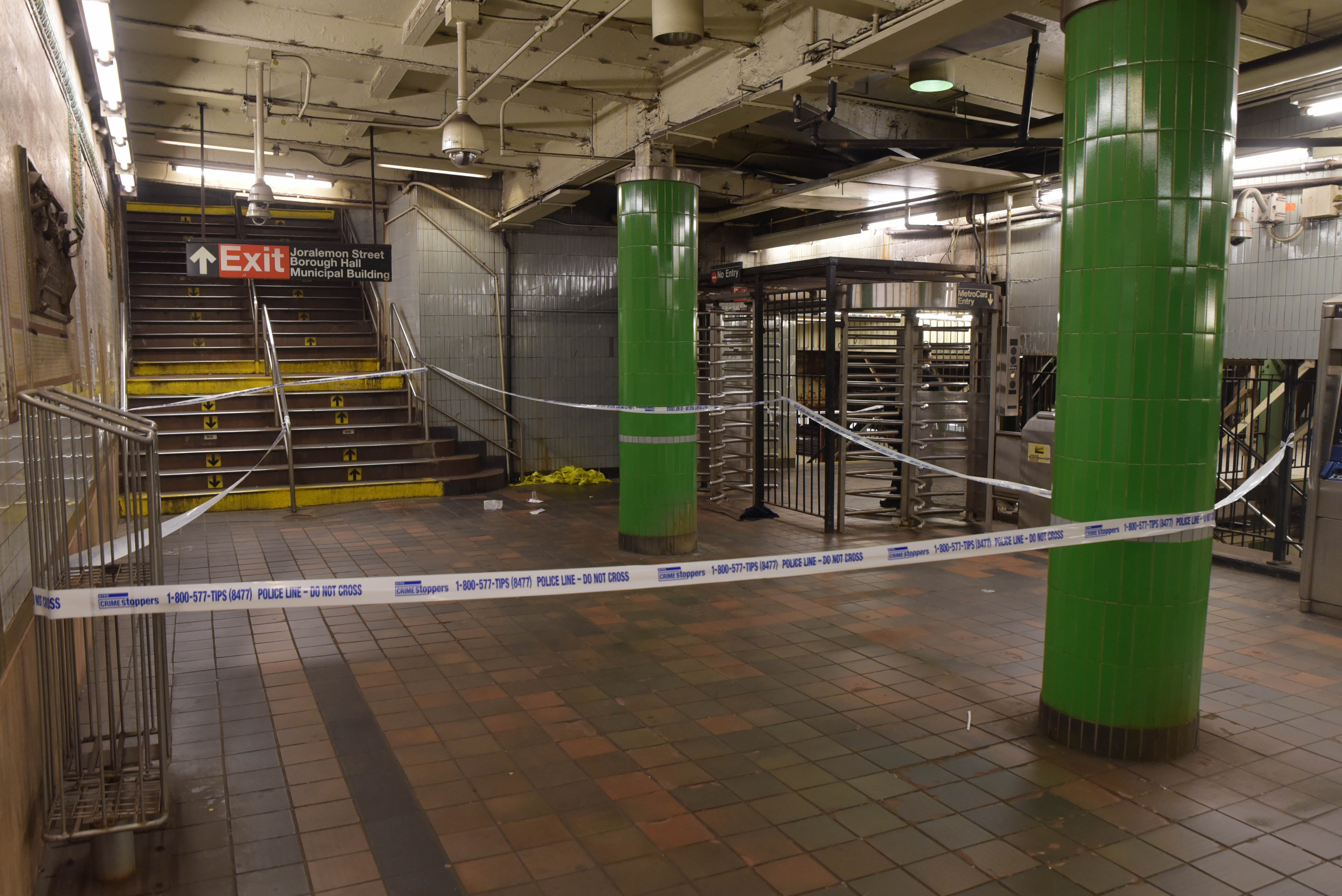 Man Stabbed At Brooklyn Bridge-City Hall Subway Station During NYC Rush Hour Man Stabbed At Brooklyn Bridge-City Hall Subway Station During NYC Rush Hour