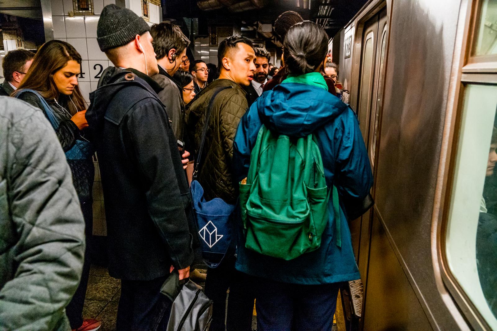Man Stabbed Near Brooklyn Bridge-City Hall Subway: Rush Hour Attack In NYC Man Stabbed Near Brooklyn Bridge-City Hall Subway: Rush Hour Attack In NYC