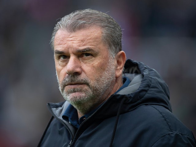 Manchester United's Pursuit Of Premier League Forward: Newcastle's Interest Complicates Deal Manchester United's Pursuit Of Premier League Forward: Newcastle's Interest Complicates Deal
