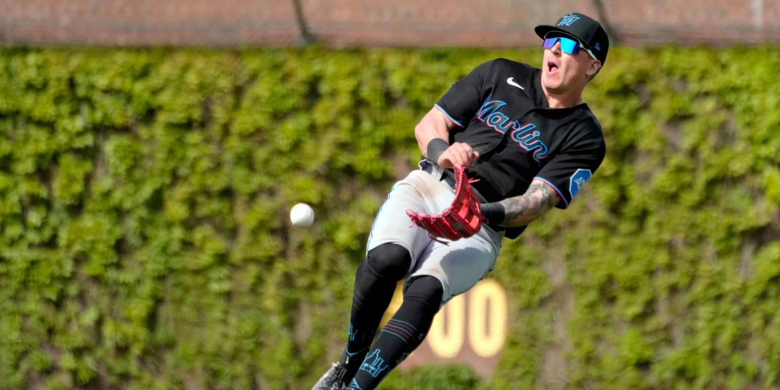 Marlins Defeat Cubs 3-1 Behind Stowers' Two Home Runs And Weathers' Strong Pitching Marlins Defeat Cubs 3-1 Behind Stowers' Two Home Runs And Weathers' Strong Pitching