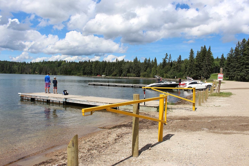 Massive Zebra Mussel Outbreak Found On Casper Boat Lift Massive Zebra Mussel Outbreak Found On Casper Boat Lift