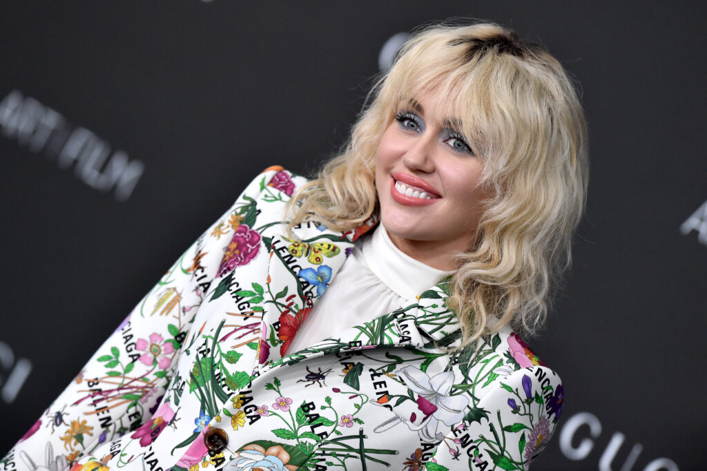 Miley Cyrus Debuteert Nieuwe Single Donderdagnacht