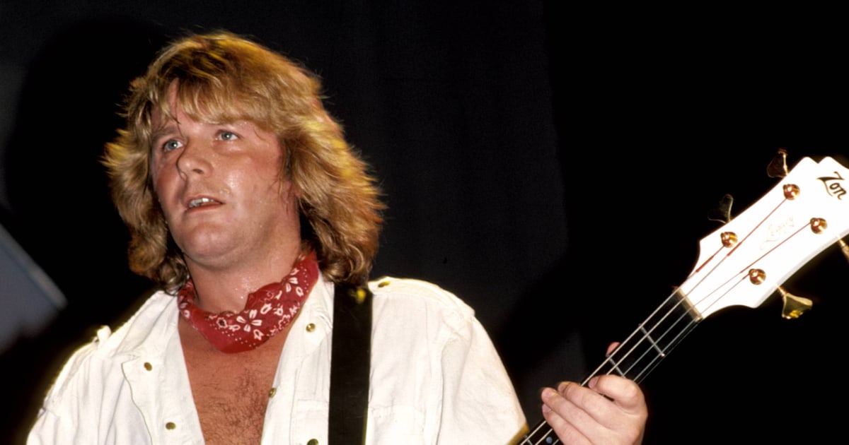 Music World In Mourning: Popular Rock Band's Frontman Dies At 32 Music World In Mourning: Popular Rock Band's Frontman Dies At 32