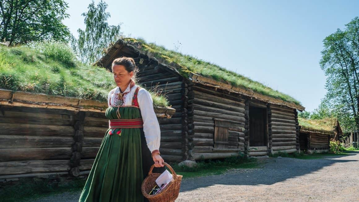 Nasjonaldagen I Moss 17. Mai: Overraskelser Og Tradisjoner Nasjonaldagen I Moss 17. Mai: Overraskelser Og Tradisjoner