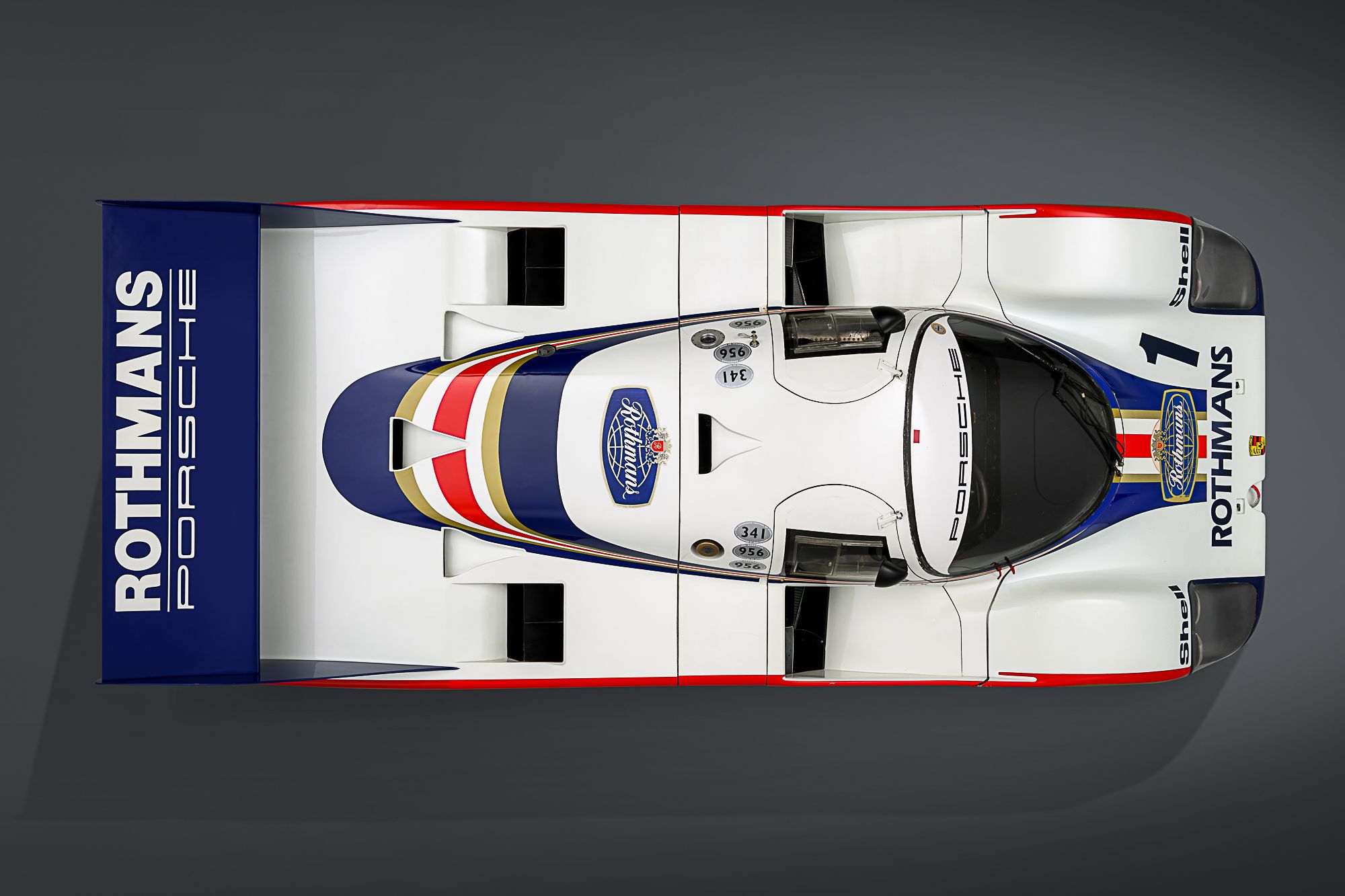 Neden Porsche 956 Araçları Tavanlardan Asılı Durumda Sergileniyor? Neden Porsche 956 Araçları Tavanlardan Asılı Durumda Sergileniyor?