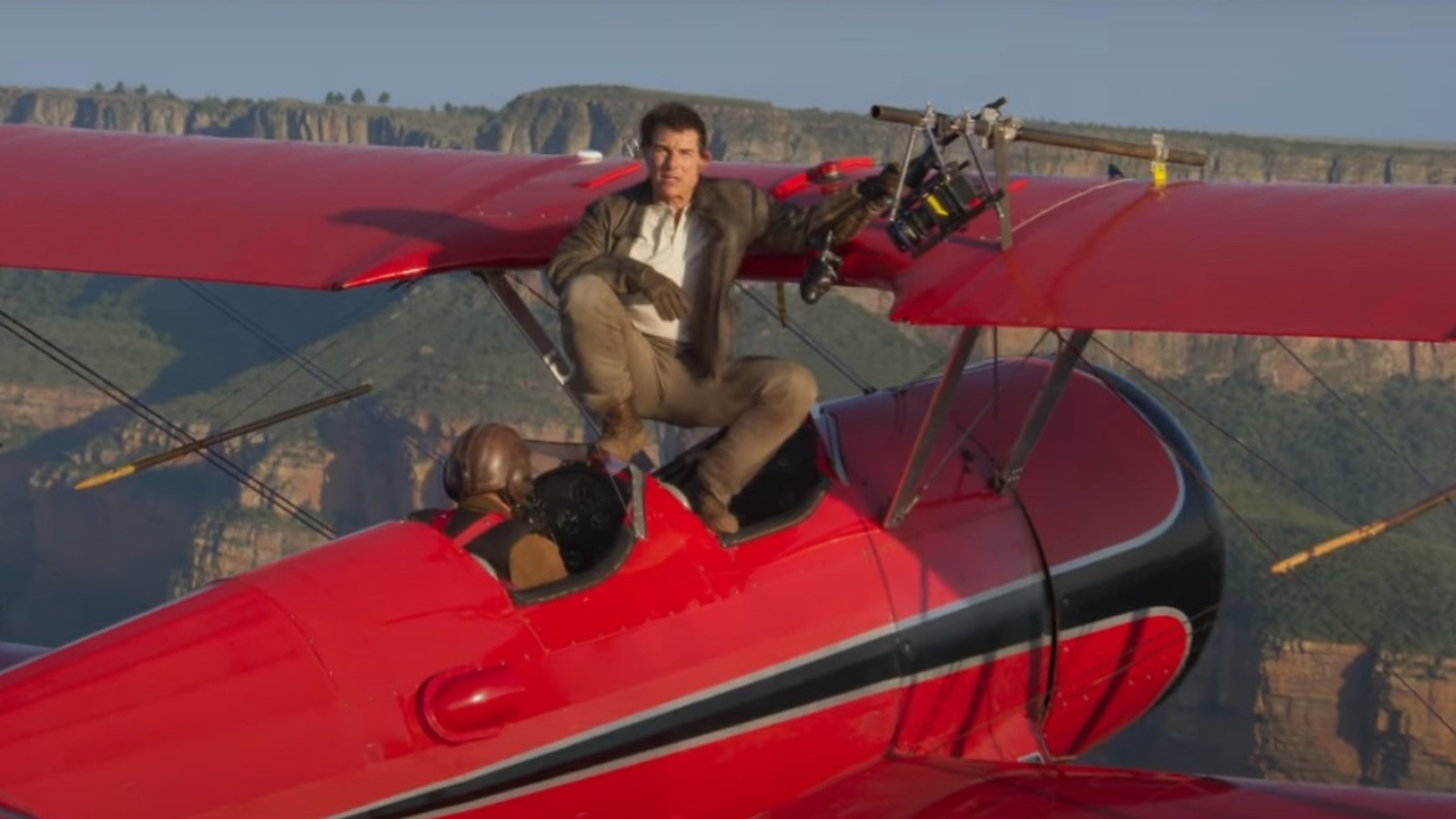 New Mission: Impossible Sneak Peek: Tom Cruise's Extreme Altitude Stunt New Mission: Impossible Sneak Peek: Tom Cruise's Extreme Altitude Stunt