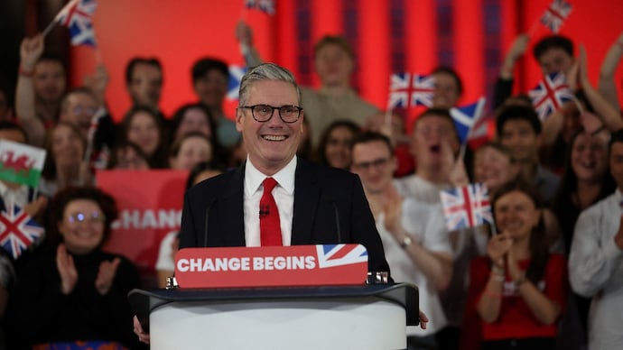 New Poll Shows Farage Leading Starmer As Preferred Prime Minister In Over Half Of UK Constituencies New Poll Shows Farage Leading Starmer As Preferred Prime Minister In Over Half Of UK Constituencies
