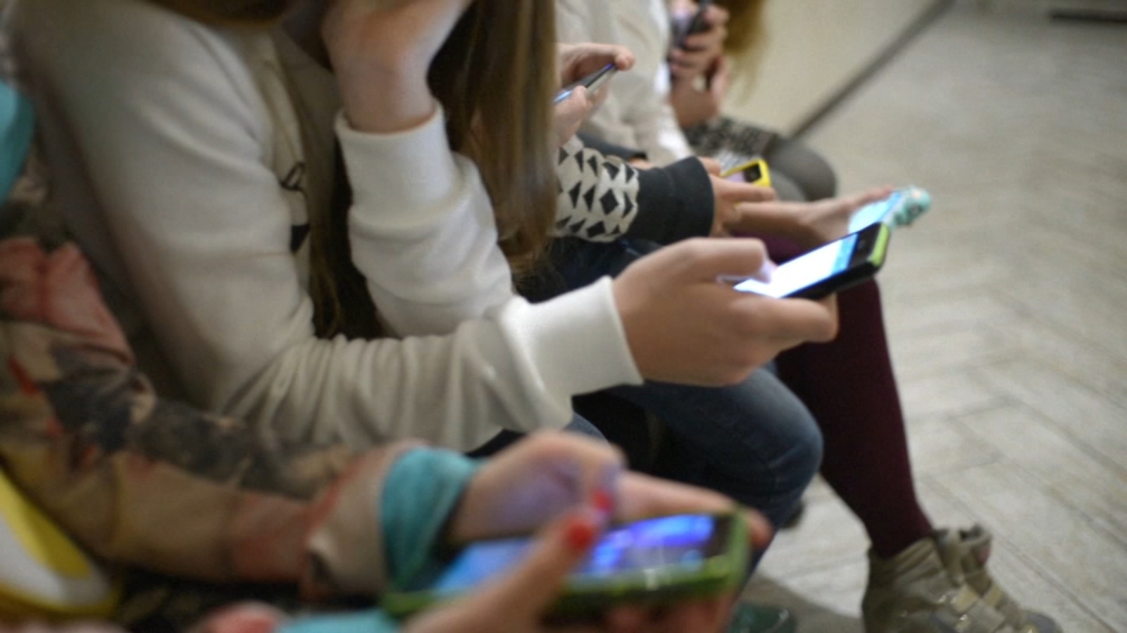 New Texas House Bill Could Ban Minors From Social Media Platforms New Texas House Bill Could Ban Minors From Social Media Platforms