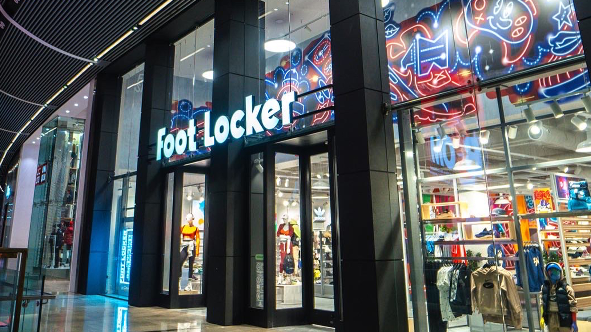 Nike's Turnaround: Foot Locker Earnings Offer Insights Nike's Turnaround: Foot Locker Earnings Offer Insights