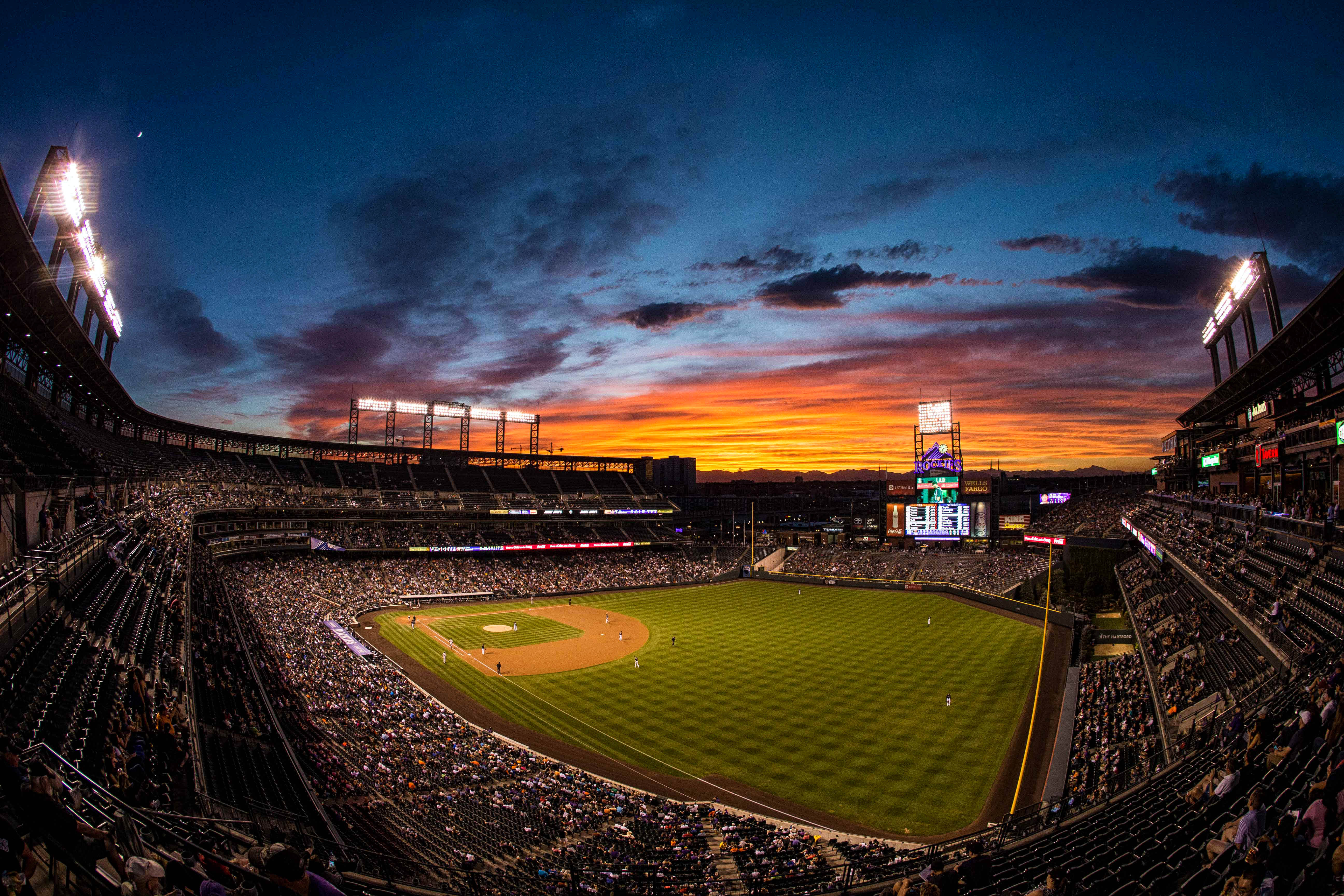 NL West Report: Giants Lead, Suárez's 4-HR Game, Rockies Struggle NL West Report: Giants Lead, Suárez's 4-HR Game, Rockies Struggle
