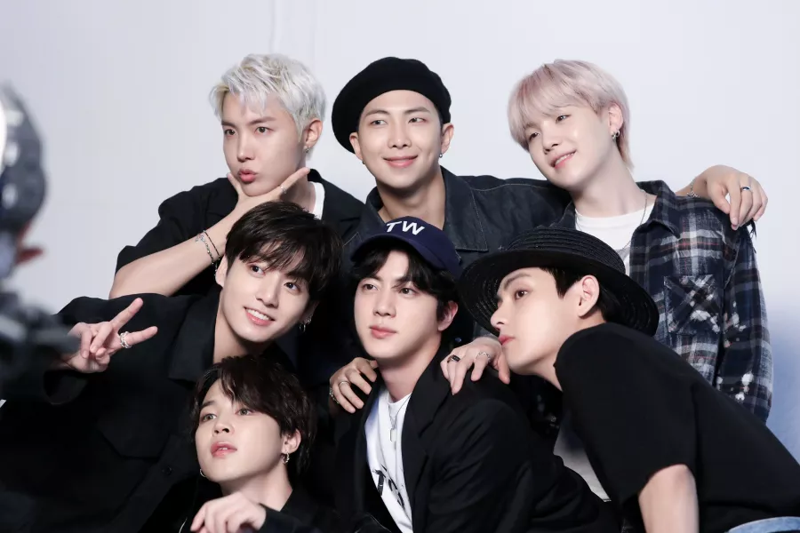 Nominasi AMAs 2025: RM BTS Raih Pengakuan Lewat Kolaborasi Terbaru Nominasi AMAs 2025: RM BTS Raih Pengakuan Lewat Kolaborasi Terbaru