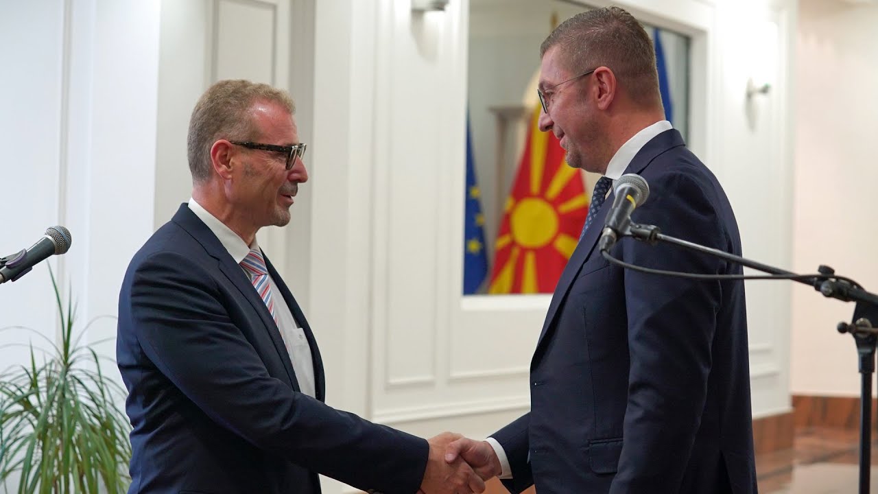 Новакове Патике: 1.500 Евра - Вредност И Инвестиција Новакове Патике: 1.500 Евра - Вредност И Инвестиција