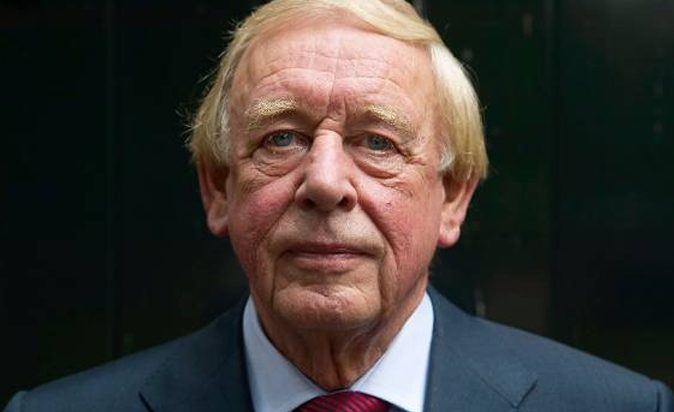 Onderzoek: De Prijs Van Informatie Over Een Nederlander Voor Bayern Onderzoek: De Prijs Van Informatie Over Een Nederlander Voor Bayern