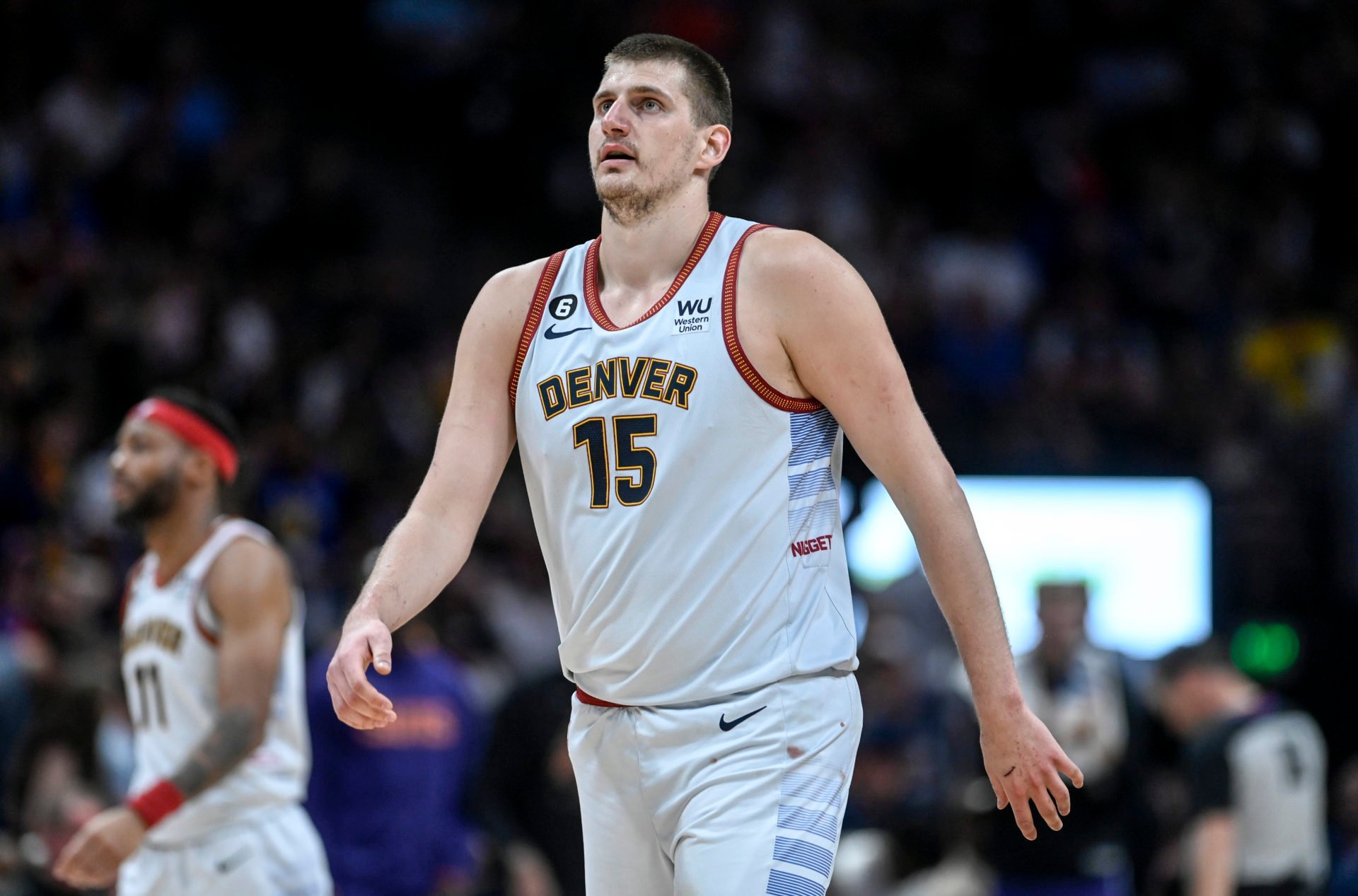 One-Handed Flair: Jokic's Stunning Play In Nuggets' Win Against Utah Jazz One-Handed Flair: Jokic's Stunning Play In Nuggets' Win Against Utah Jazz