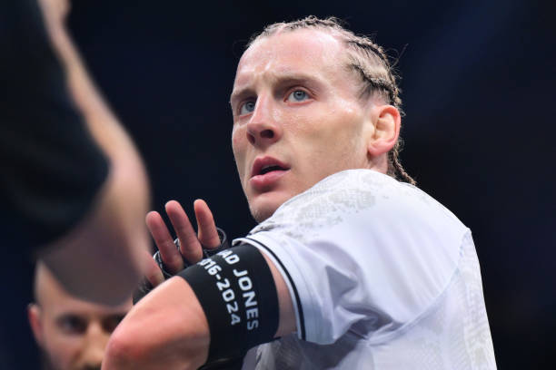 Paddy Pimblett Challenges Dustin Poirier's Retirement: A Fight To The Finish? Paddy Pimblett Challenges Dustin Poirier's Retirement: A Fight To The Finish?