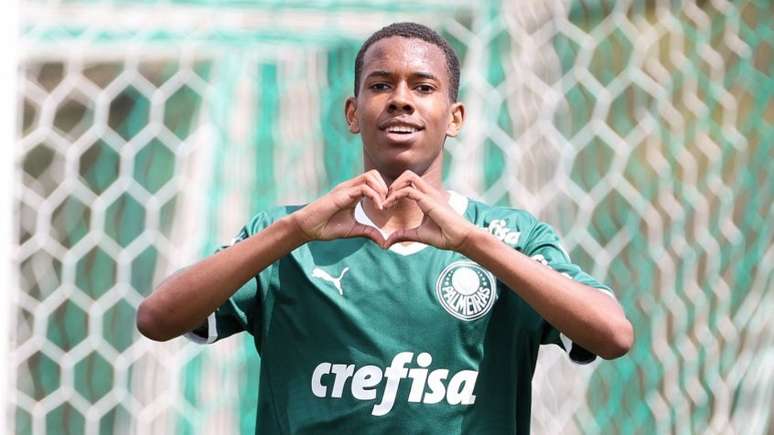 Palmeiras: Jogador Estêvão Substituído Após Episódio De Vômito Em Altitude