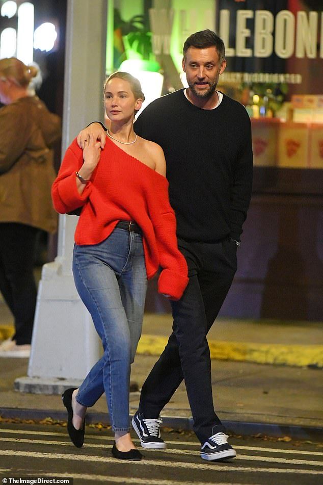 Paparazzi Photos: Jennifer Lawrence And Cooke Maroney Enjoy A Walk Paparazzi Photos: Jennifer Lawrence And Cooke Maroney Enjoy A Walk