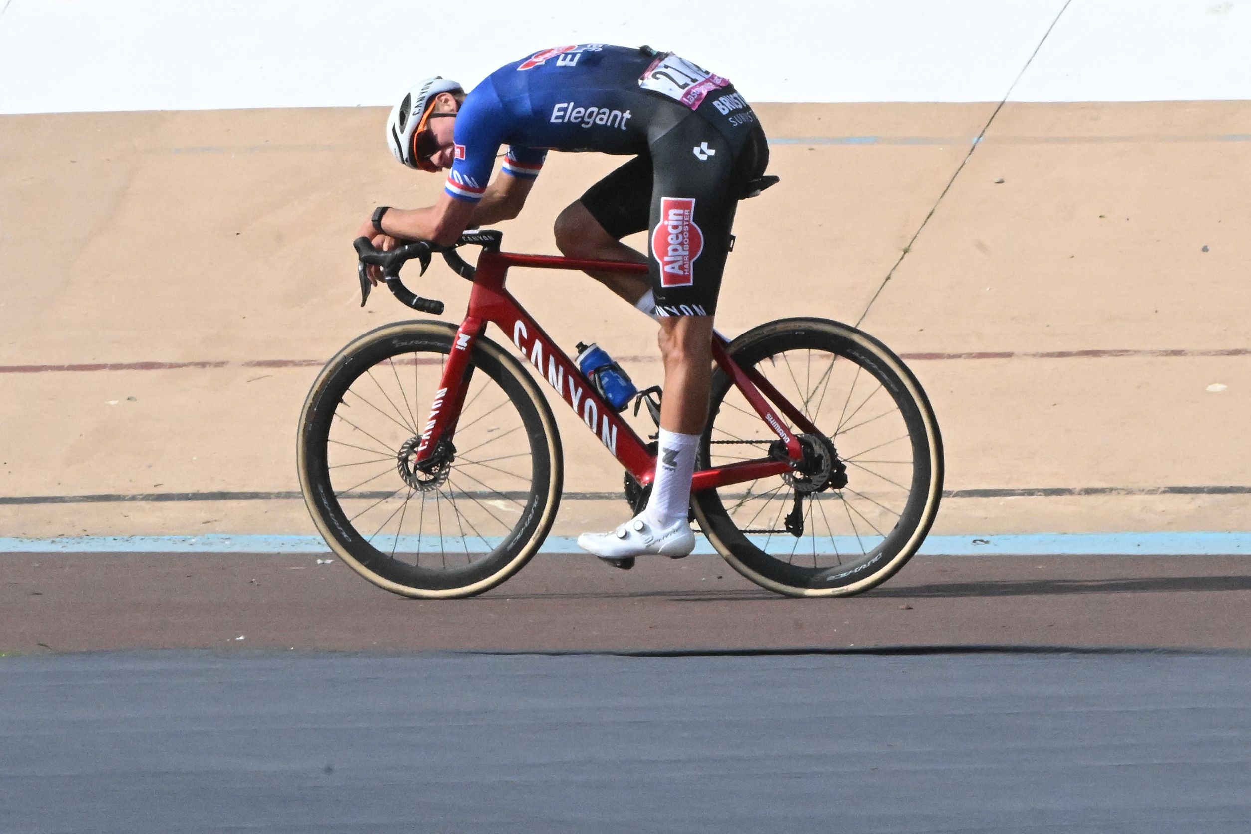 Paris-Roubaix 2024: Mathieu Van Der Poel Completes Unprecedented Hat-Trick