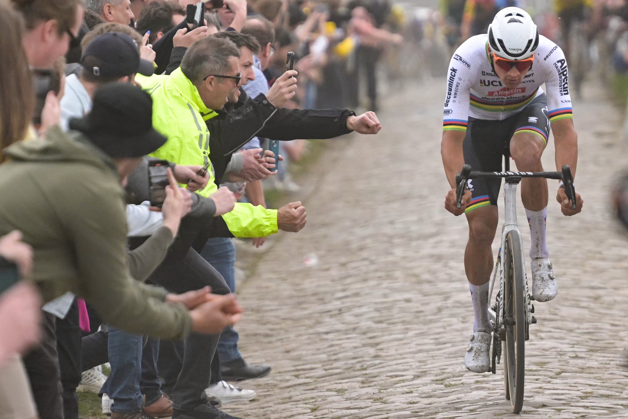 Paris-Roubaix 2024: Van Der Poel Completes Hat-Trick Paris-Roubaix 2024: Van Der Poel Completes Hat-Trick