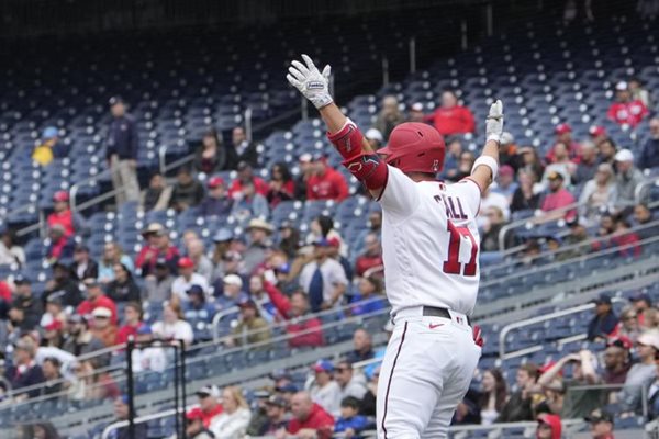 Pari's Walk-Off Homer Secures Angels' Win Over White Sox Despite Rain Pari's Walk-Off Homer Secures Angels' Win Over White Sox Despite Rain