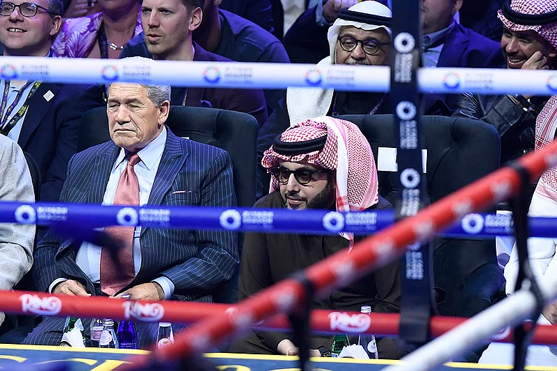 Parker Welcomes Bakole To Riyadh For Saturday's Fight Parker Welcomes Bakole To Riyadh For Saturday's Fight