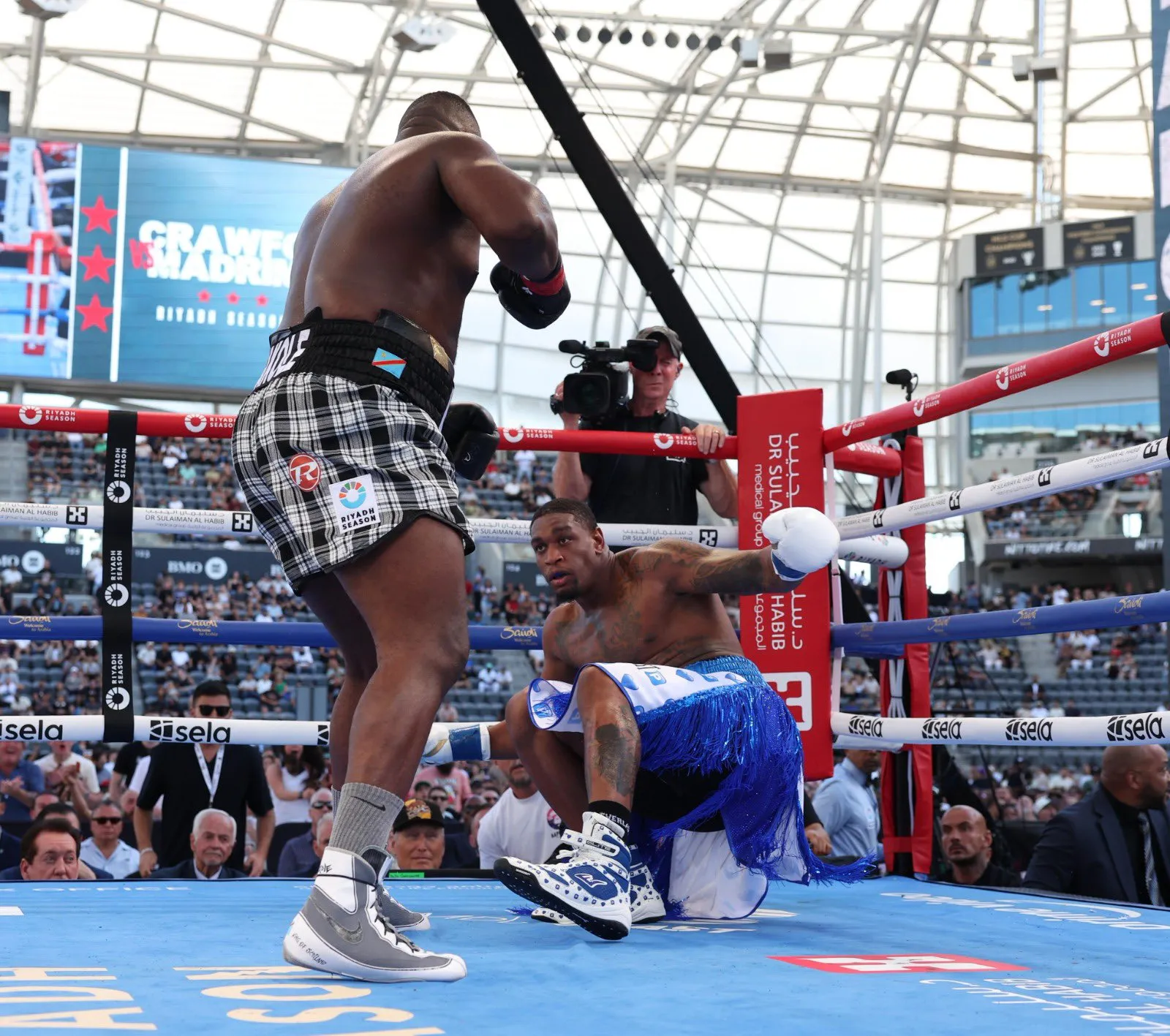 Parker's Knockout Victory: Bakole Loses IBF Eliminator Status, Affecting Ajagba Fight Parker's Knockout Victory: Bakole Loses IBF Eliminator Status, Affecting Ajagba Fight