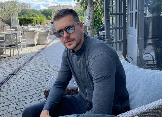 Patrik Švarceneger: Senka Poznatog Prezimena U Seriji White Lotus Patrik Švarceneger: Senka Poznatog Prezimena U Seriji White Lotus