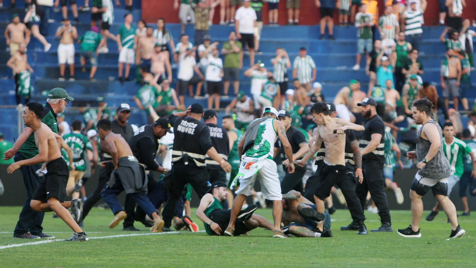 Pelea Entre Flamengo Y Botafogo: Jugadores Se Enfrentan En Batalla Campal Pelea Entre Flamengo Y Botafogo: Jugadores Se Enfrentan En Batalla Campal