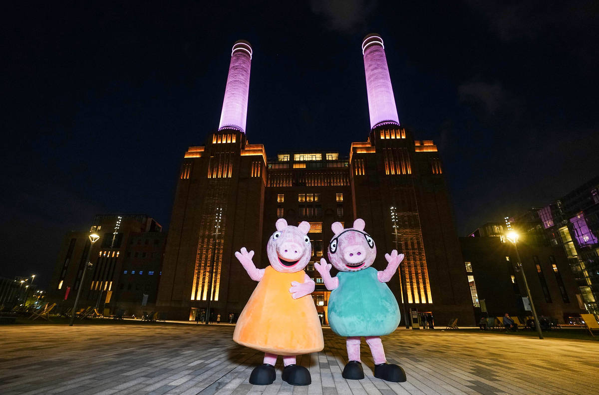 Peppa Pig Family Celebrates: Gender Reveal Party For Their New Addition Peppa Pig Family Celebrates: Gender Reveal Party For Their New Addition
