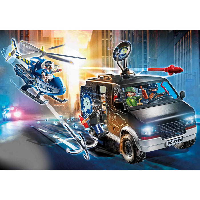 Police Helicopter Pursuit: Drivers Text And Refuel At 90mph Police Helicopter Pursuit: Drivers Text And Refuel At 90mph