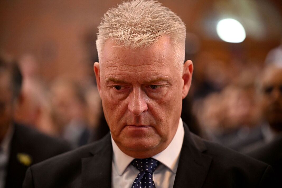 Political Row Explodes: Farage And Lowe Trade Accusations Political Row Explodes: Farage And Lowe Trade Accusations