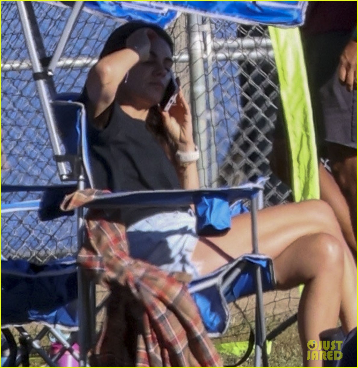 Post-Venice Film Shoot: Ashton Kutcher And Mila Kunis Enjoy Beverly Hills Outing Post-Venice Film Shoot: Ashton Kutcher And Mila Kunis Enjoy Beverly Hills Outing