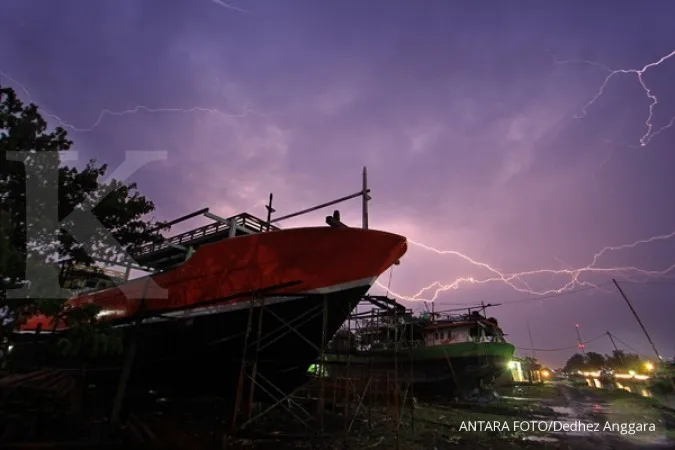 Prakiraan Hujan Dan Petir Di Jawa Timur Besok (29 Maret 2024) Prakiraan Hujan Dan Petir Di Jawa Timur Besok (29 Maret 2024)