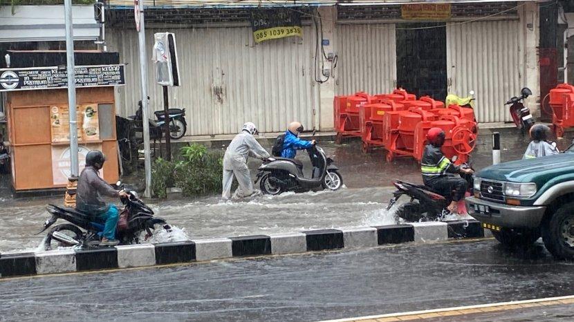 Prediksi Cuaca Jangka Pendek Bali: Berawan, Hujan Ringan Terbatas Prediksi Cuaca Jangka Pendek Bali: Berawan, Hujan Ringan Terbatas