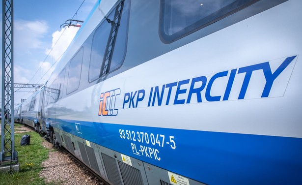Przejezd Kolejowy – Śmiertelny Wypadek Pięcioosobowej Rodziny: Poszukiwanie Sprawiedliwości Przejezd Kolejowy – Śmiertelny Wypadek Pięcioosobowej Rodziny: Poszukiwanie Sprawiedliwości