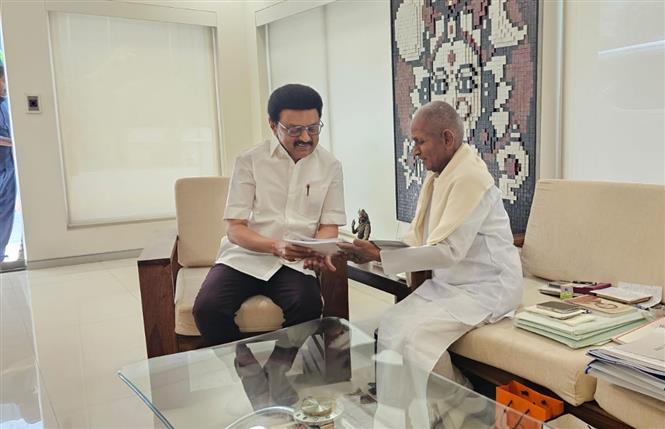 Rajinikanth's Tribute To Ilaiyaraaja's London Symphony Performance Rajinikanth's Tribute To Ilaiyaraaja's London Symphony Performance