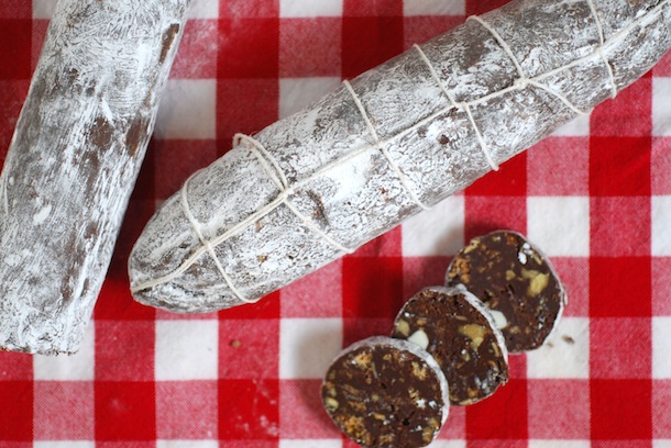 Recette De Salami Au Chocolat : Un Dessert Français Facile À Faire Recette De Salami Au Chocolat : Un Dessert Français Facile À Faire