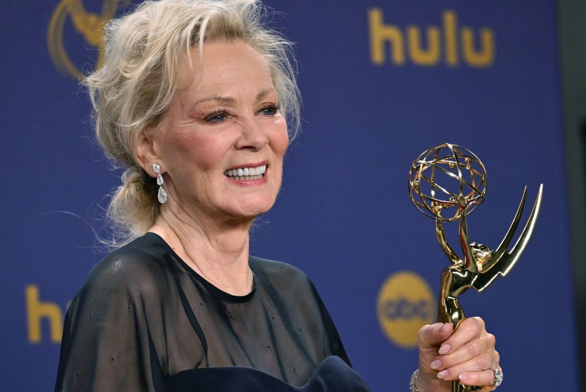 Record-Breaking Episode Caps Off SNL's 50th Season Record-Breaking Episode Caps Off SNL's 50th Season