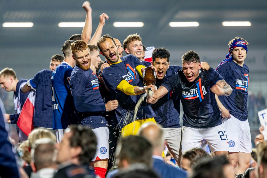Relegation Battle: Holstein Kiel Earns Valuable Point Against Champions League-Chasing Mainz Relegation Battle: Holstein Kiel Earns Valuable Point Against Champions League-Chasing Mainz